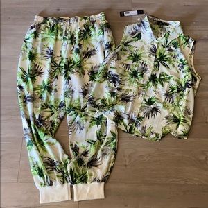 Two piece palm set